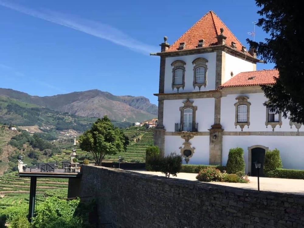 Casa Das Torres De Oliveira เมเซาฟริโอ ภายนอก รูปภาพ